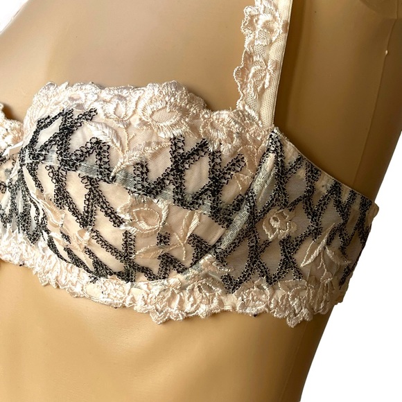 Vintage 90s Lise Charmel pink & black floral lacy bra - Picture 6 of 13